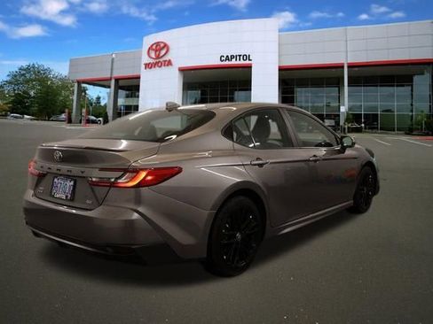 Certified 2025 Toyota Camry SE image 3