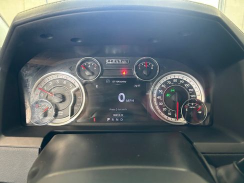 Used 2016 RAM 2500 Laramie w/ Convenience Group AWD/4WD image 18