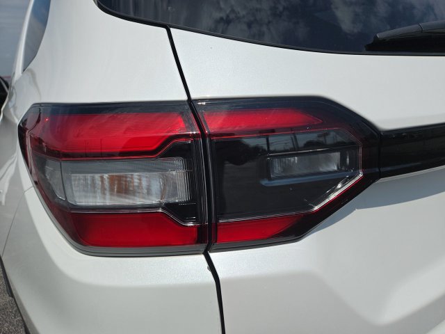 Used 2025 Honda Pilot TrailSport image 31