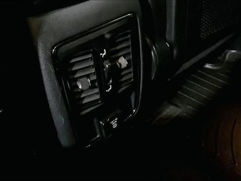 Used 2019 Jeep Grand Cherokee Altitude AWD/4WD image 26