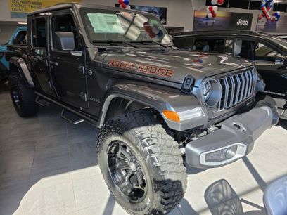 New 2026 Jeep Gladiator Sport