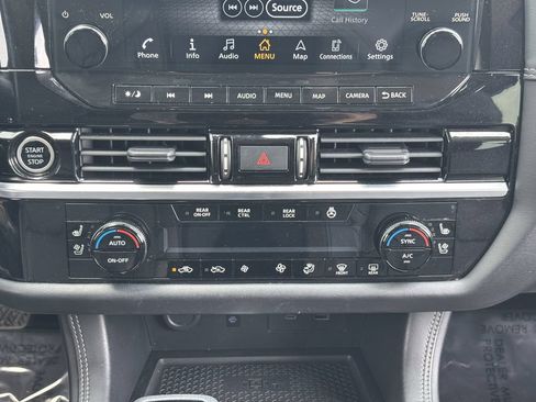 Used 2023 Nissan Pathfinder Platinum w/ Cargo Package AWD/4WD image 19