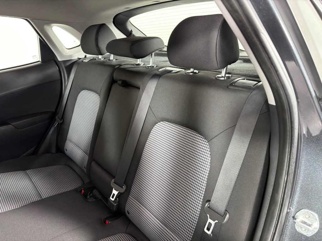 Used 2022 Hyundai Kona SE AWD/4WD image 19