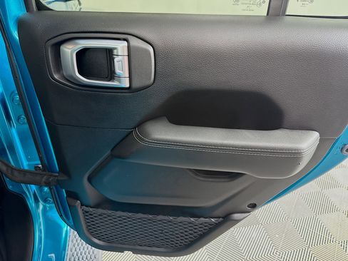 Used 2019 Jeep Wrangler Unlimited Sahara w/ Dual Top Group image 27