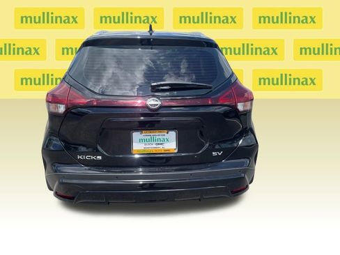 Used 2023 Nissan Kicks SV FWD image 9