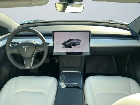 Used 2023 Tesla Model 3 Standard Range image 11