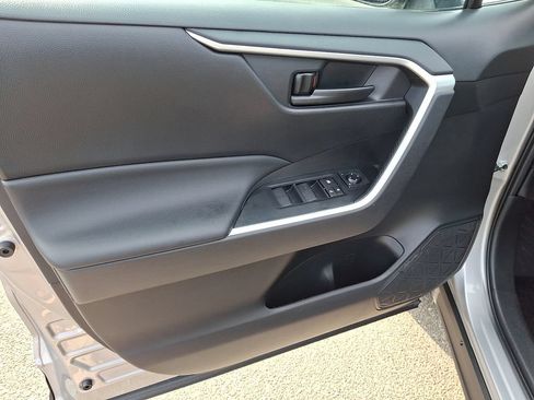 Used 2023 Toyota RAV4 LE FWD image 12