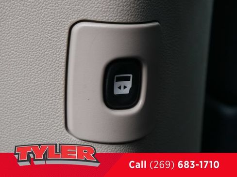 Used 2017 Dodge Grand Caravan SXT FWD image 41