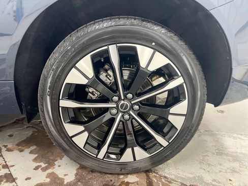 Used 2026 Volvo XC60 B5 Plus AWD/4WD image 27