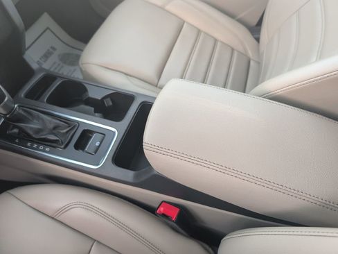Used 2019 Ford Escape SEL image 17