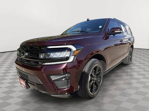 Certified 2023 Ford Expedition Limited AWD/4WD image 3