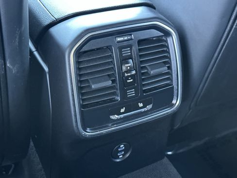 Certified 2025 Porsche Macan AWD/4WD image 14