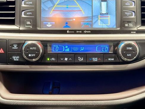 Certified 2017 Toyota Highlander Limited Platinum image 14