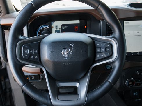 Used 2024 Ford Bronco Outer Banks AWD/4WD image 10