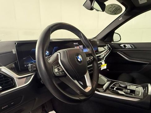 Used 2025 BMW X5 xDrive40i w/ Parking Assistance Package AWD/4WD image 15