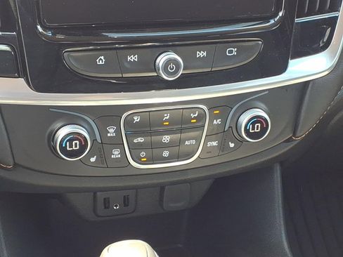 Used 2019 Chevrolet Traverse LT AWD/4WD image 20