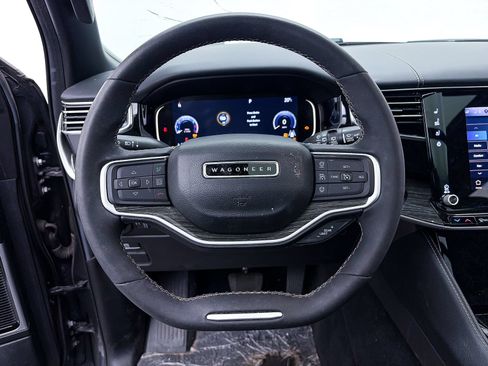 Used 2022 Jeep Wagoneer Series III w/ Premium Group I RWD image 29