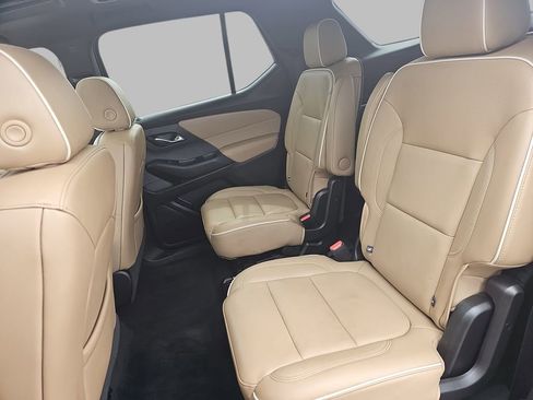 Used 2023 Chevrolet Traverse Premier AWD/4WD image 19