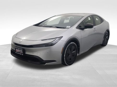 Used 2024 Toyota Prius Limited image 9