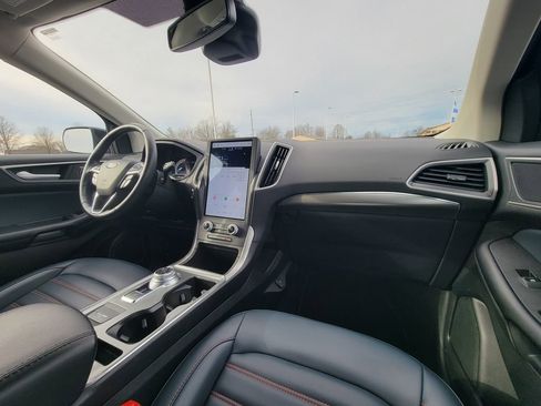 Used 2023 Ford Edge SEL w/ Sport Appearance Package image 12