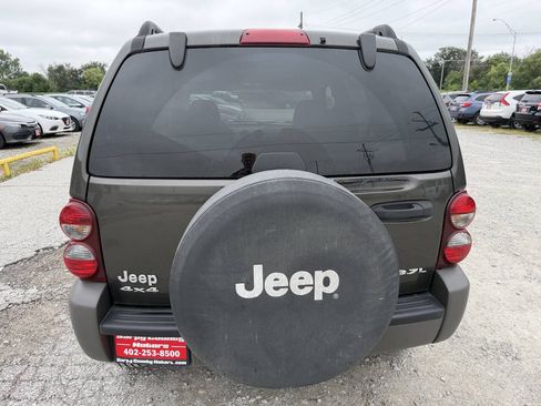 Used 2006 Jeep Liberty Sport AWD/4WD image 4