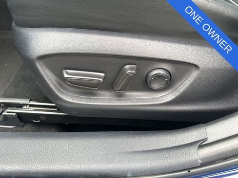 Used 2023 Toyota Camry SE image 12