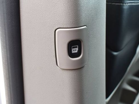 Used 2019 Dodge Grand Caravan SXT FWD image 33