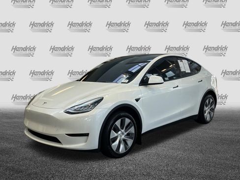 Used 2023 Tesla Model Y Long Range AWD/4WD image 6