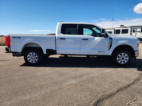 Used 2024 Ford F350 XLT image 4