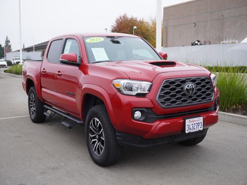 Used 2022 Toyota Tacoma TRD Sport image 1