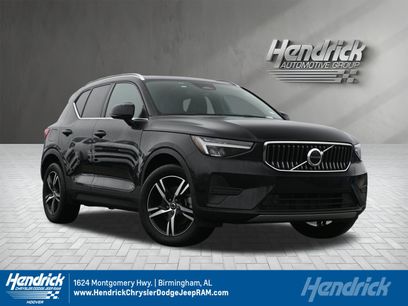 Used 2025 Volvo XC40 B5 Core