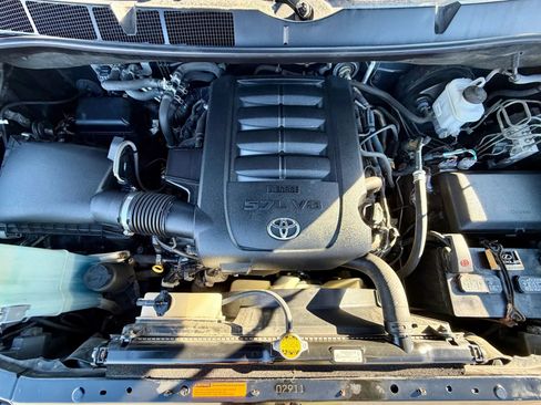 Used 2015 Toyota Sequoia SR5 image 20