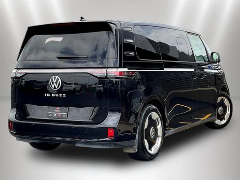Used 2025 Volkswagen ID. Buzz Pro S RWD image 6