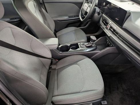 Used 2025 Kia K4 FWD image 29