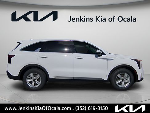 New 2026 Kia Sorento LX FWD image 2