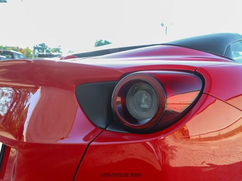 Used 2019 Ferrari Portofino image 58