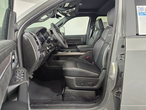 New 2026 RAM 3500 Laramie AWD/4WD image 18