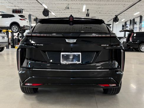 Certified 2024 Cadillac Lyriq Luxury RWD image 10