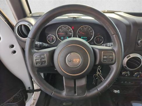Used 2016 Jeep Wrangler Sahara w/ Connectivity Group image 13