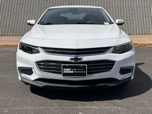 Used 2017 Chevrolet Malibu Premier w/ Driver Confidence Package FWD image 10