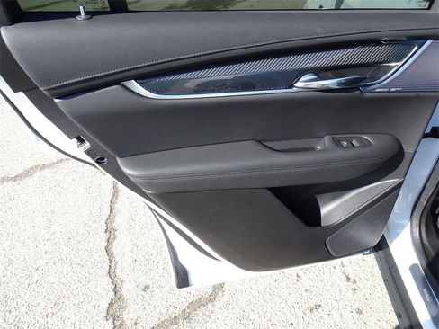 Certified 2024 Cadillac XT6 Sport w/ Technology Package image 14