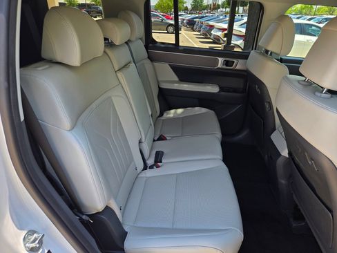 Used 2024 Hyundai Santa Fe SEL FWD image 26