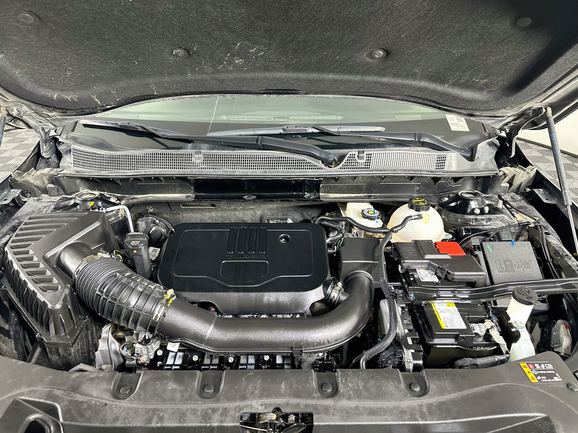 Used 2025 Chevrolet Blazer LT FWD image 33