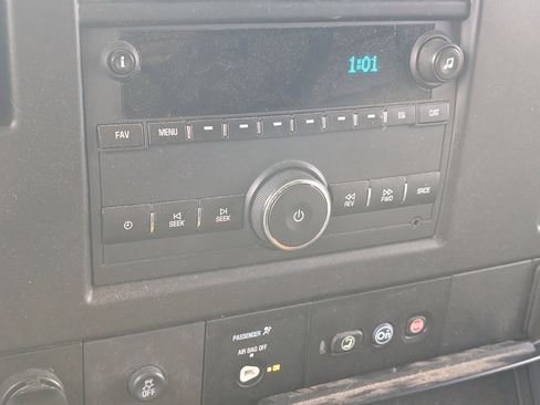 Used 2018 GMC Savana 3500 Extended w/ Driver Convenience Package image 15