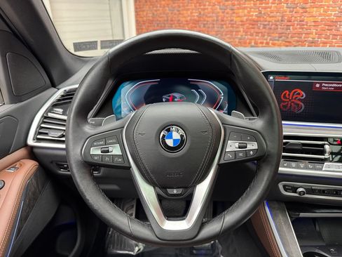 Used 2022 BMW X5 xDrive40i w/ Premium Package AWD/4WD image 14