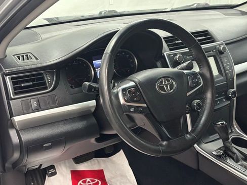 Used 2015 Toyota Camry SE image 14