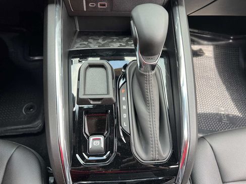 New 2026 GMC Canyon Elevation w/ Convenience Package RWD image 8