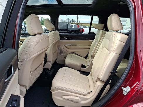New 2025 Jeep Grand Cherokee L Limited w/ Luxury Tech Group II AWD/4WD image 7
