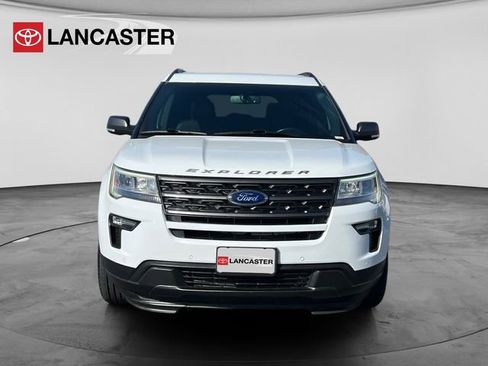Used 2018 Ford Explorer XLT w/ Equipment Group 202A image 2
