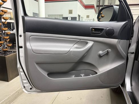 Used 2012 Toyota Tacoma 2WD Regular Cab image 10